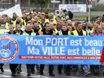 People protesting against the migrant situation in Calais